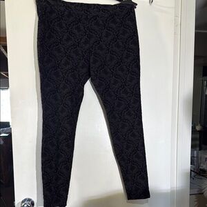 HUE Women’s Flattering Black Velvet Textured Pants/Leggings Size Extra Large